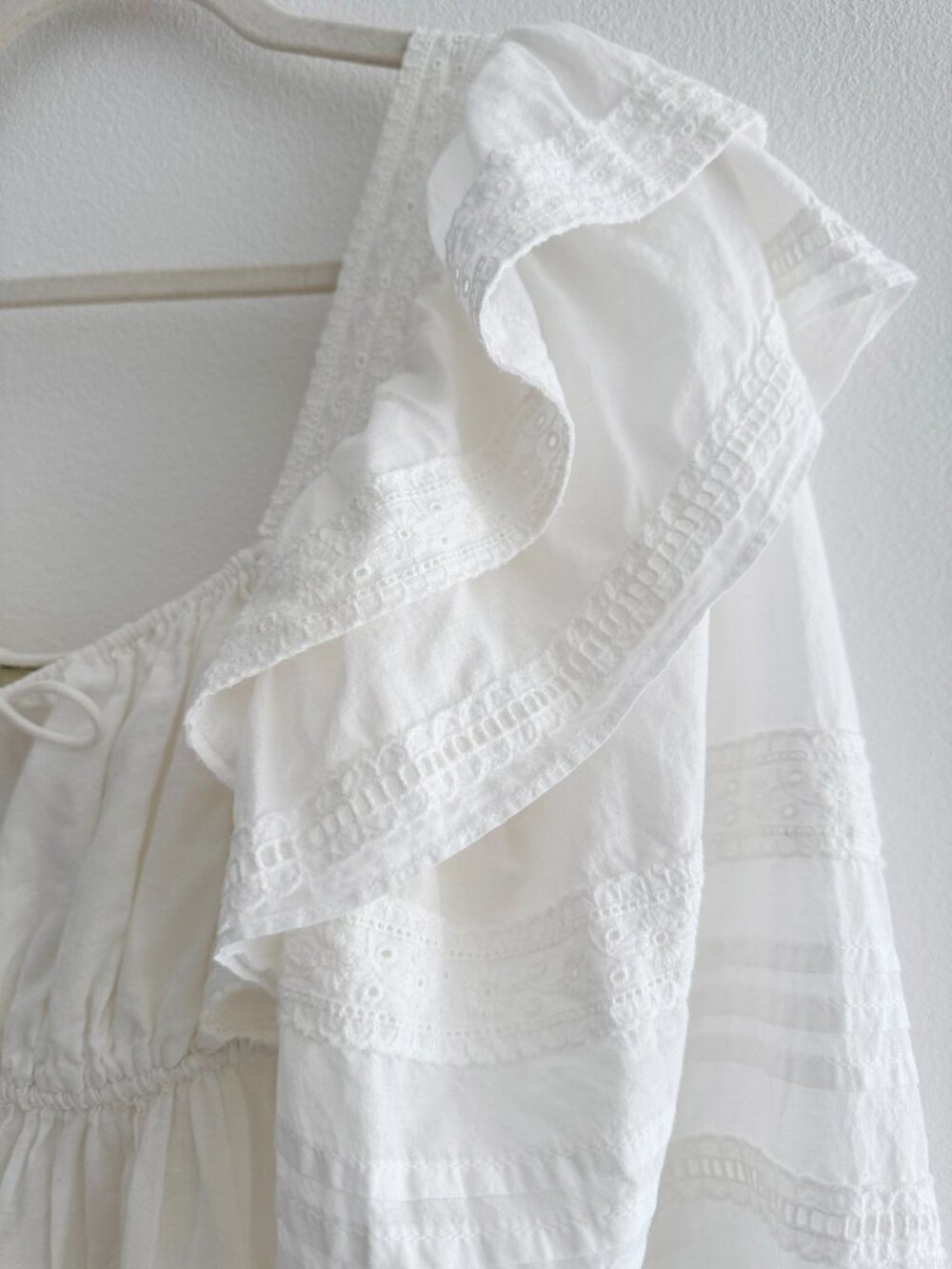 FARM Rio Cream Ruffle Lace Peasant Blouse - Picture 6 of 8